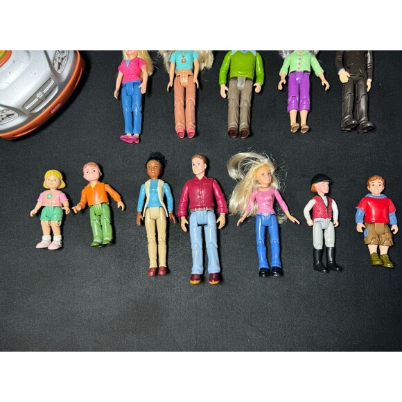Vintage Fisher-Price Loving Family 12-Doll Lot & Musical Silver Mini Van - Picture 3 of 11